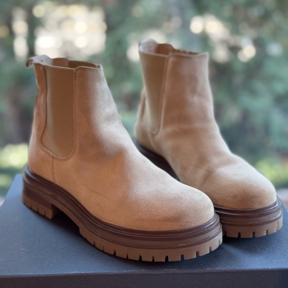 Avellini Tan Suede Chelsea Boot size 9